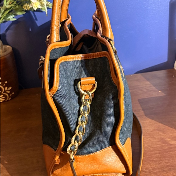 Michael Kors Hamilton Satchel- Denim w/Brown Leather trim- large- gold hardware - Picture 2 of 7